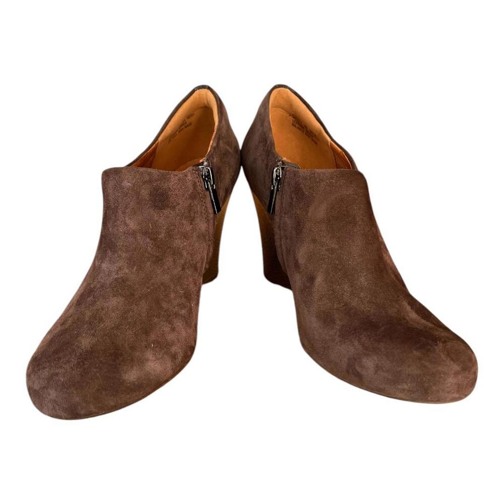Clarks Artisan Women's Wedge Brown Suede Side Zip Ankle Booties SZ. 9M